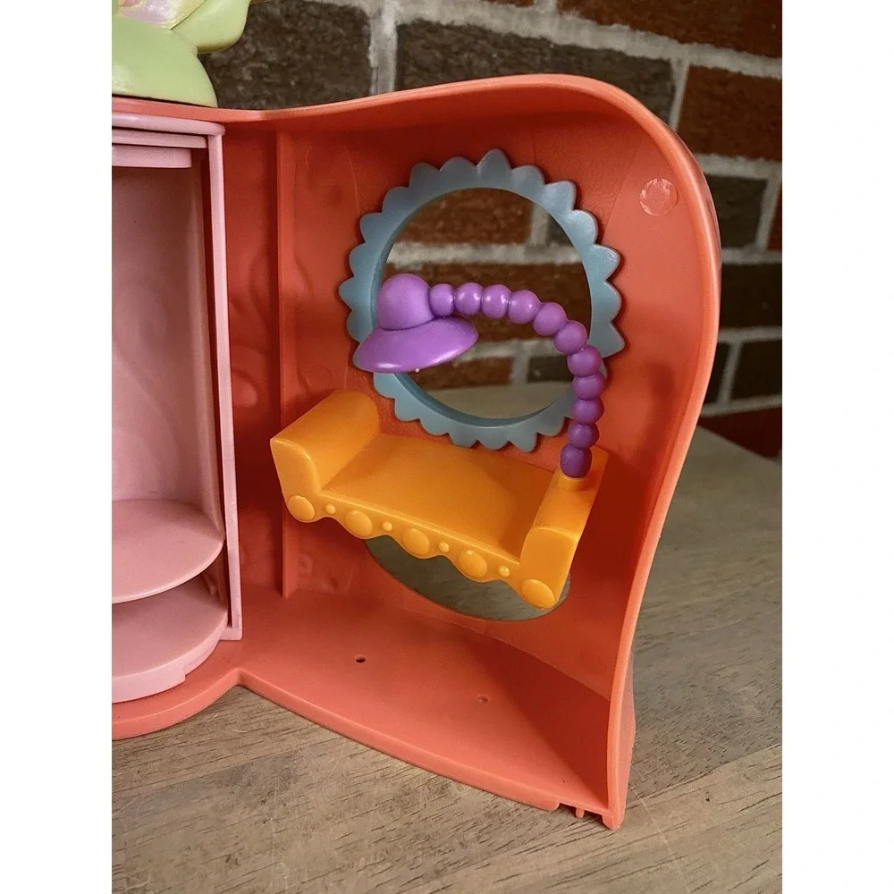 VTG Hasbro/Littlest Pet Shop 2005 Get Better Center Vet Hospital Clinic Playset
